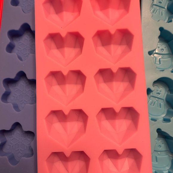 NWT. 4 silicone candy molds - Picture 5 of 5